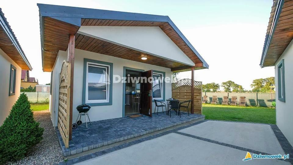 Domki U Danny-Ego Family Friendly Accommodation Дзивновек Екстериор снимка