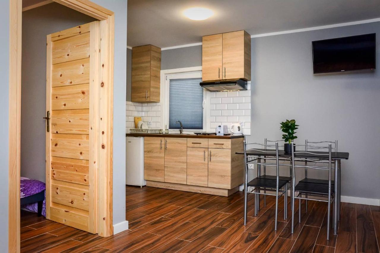 Domki U Danny-Ego Family Friendly Accommodation Дзивновек Екстериор снимка