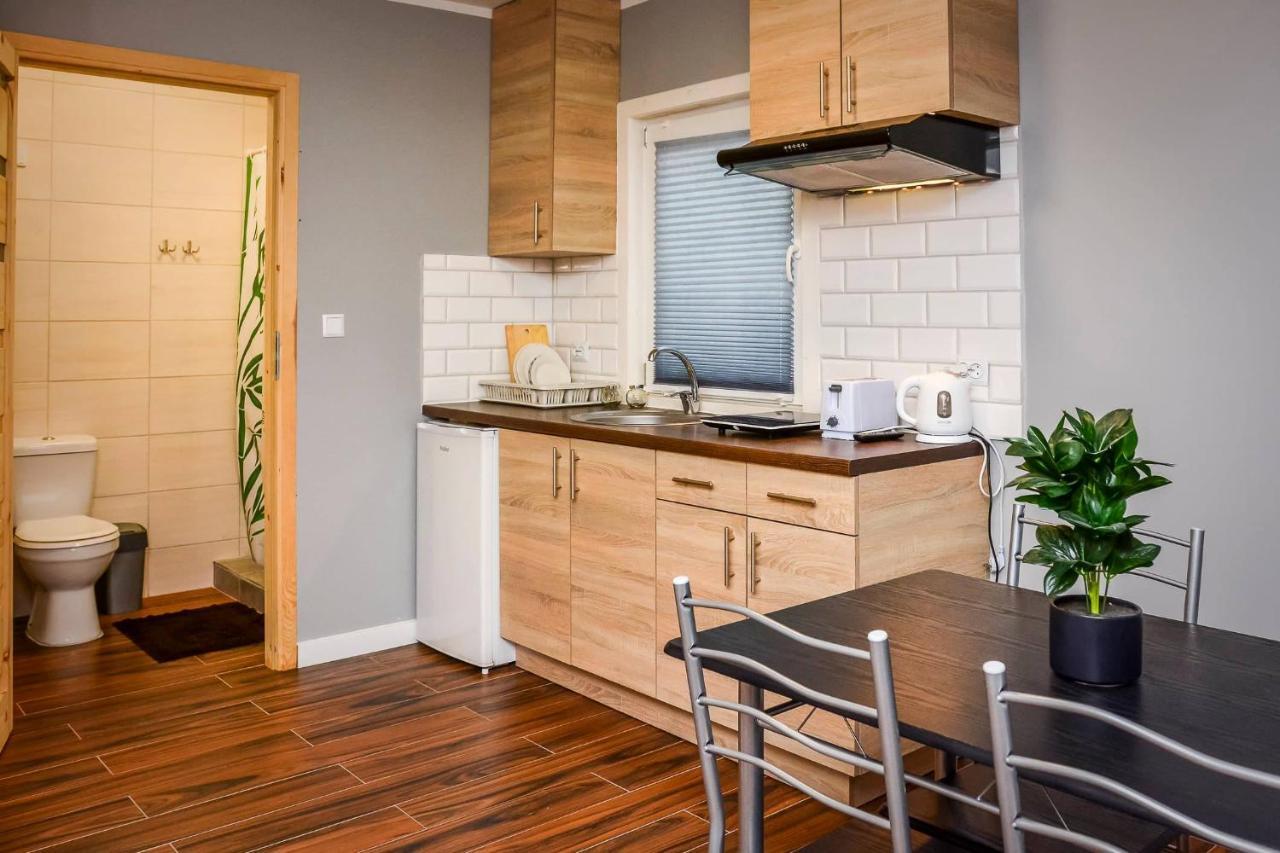 Domki U Danny-Ego Family Friendly Accommodation Дзивновек Екстериор снимка